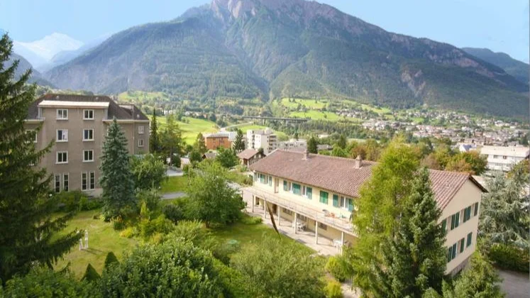 hotel_gebaeude-bnb_umgebung%7E-%7E768w.pjpeg.jpg