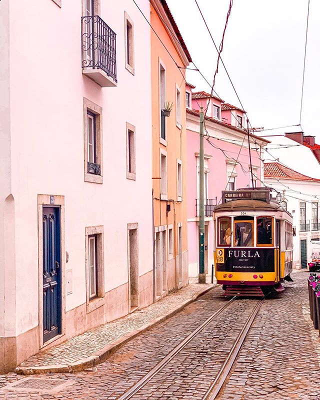 ▴ Riding into the weekend like...▴⁣⁣
⁣⁣
⁣⁣
▴ Imagining myself hanging off the side of this tram, channeling Julie Andrews voice while singing &ldquo;So long, farewell&rdquo; to my work for the week ▴⁣⁣
⁣⁣
⁣⁣
▴ Good visual right? Anyone else have vivi