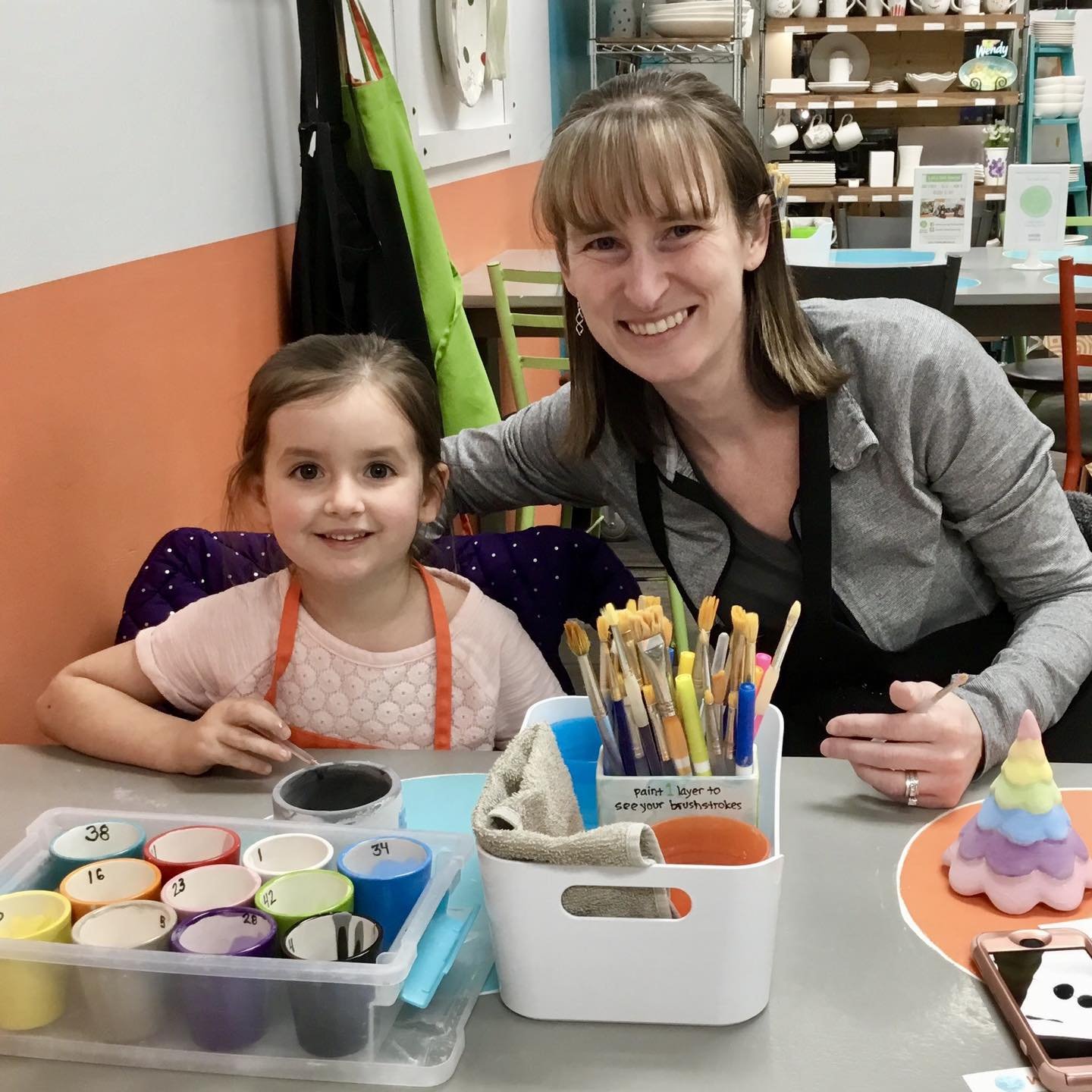 Make a date to create gifts for Mother's Day!

✨ Glass Fusing is available THIS WEEK by appointment
🎨 open Wed-Fri 10-8 + Sat-Sun 10-5 for walk-in Pottery Painting
.
.
.
#themudroomgr #potterypainting #handmadegifts #diy #grandrapidsmi #grkids #moth