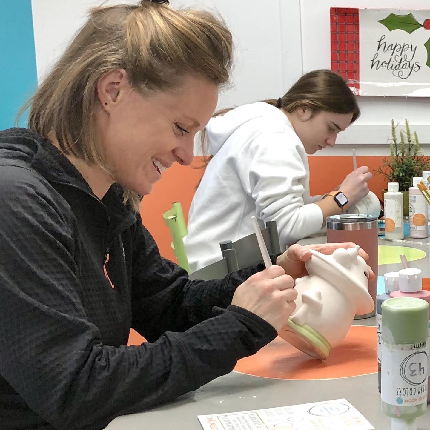 😊 It's a great day to create! 

🎨 visit Wed-Fri 10-8 + Sat-Sun 10-5
.
.
.
#themudroomgr #potterypainting #paintyourownpottery #diy #grandrapidsmi #grkids  #ceramics #artstudio #create #familytime #crafternoon