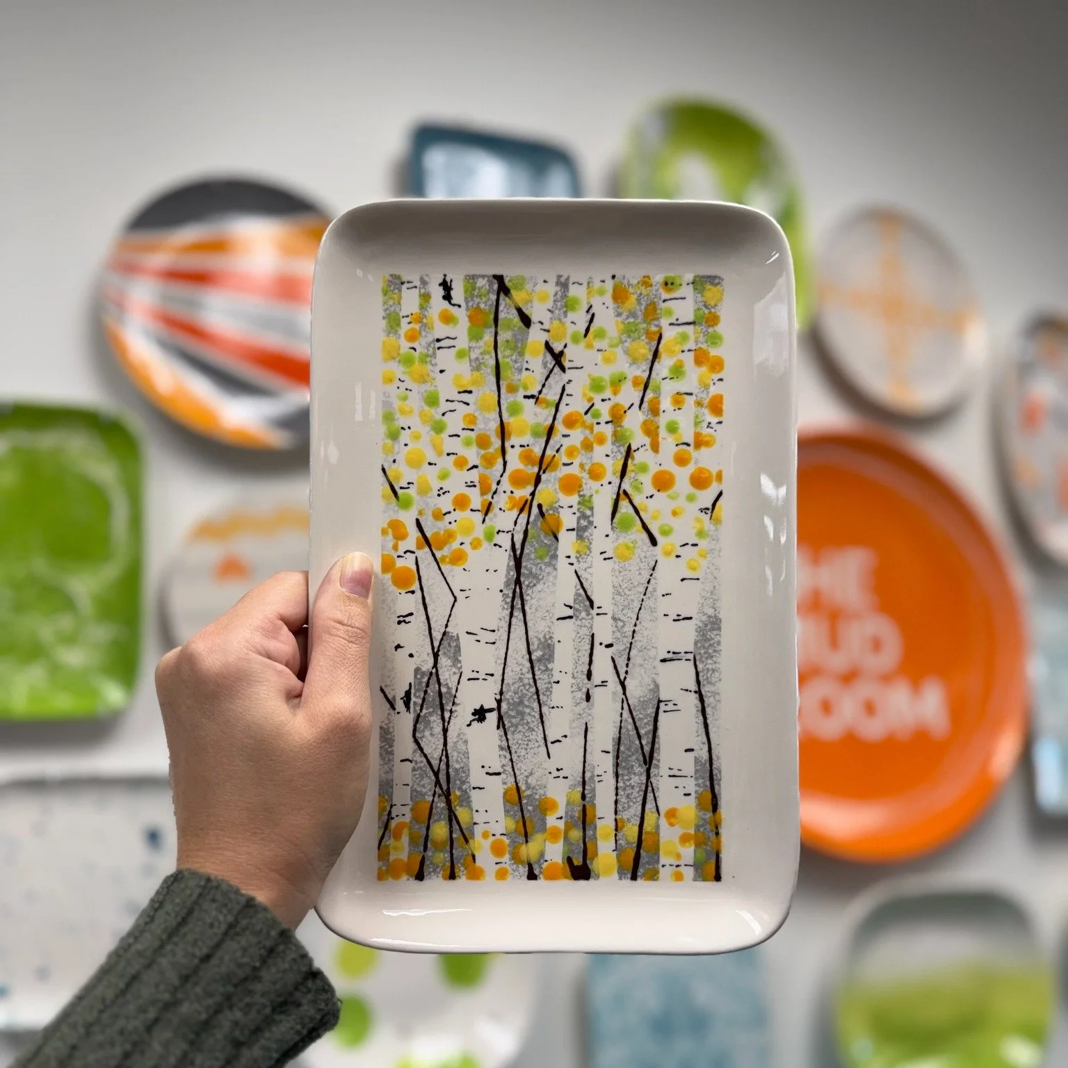 🍂😍 This customer creation of a stunning birch forest platter is giving us all the cozy fall feels. Can we hit pause on the season, please?

👉 learn more at our link in bio
.
.
.
#themudroomgr #grandrapidsmi #downtowngr #potterypainting #paintyouro