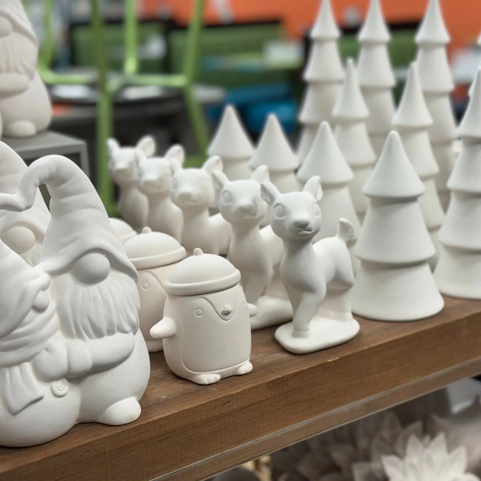 🦃 Just a reminder that this  week we will be closed for Thanksgiving!

.
.
.

#themudroomgr #potterypainting #downtowngr #grandrapidsmi #Handmade #thanksgiving #fallbreak