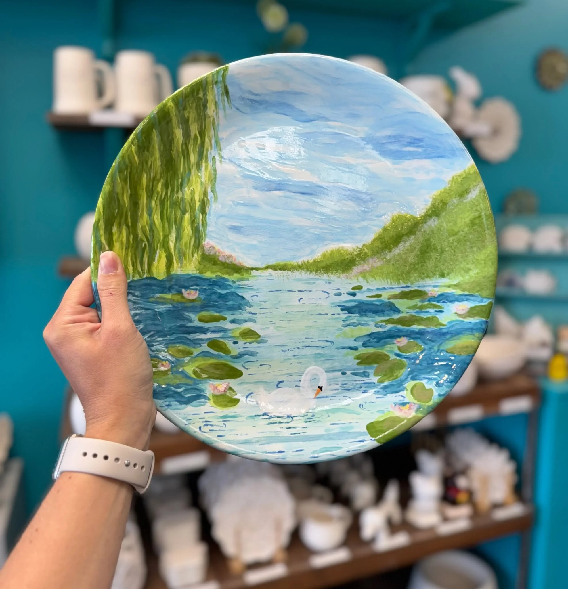 🐥😍 We love seeing a blank space turn into the most gorgeous scenes here. This customer&rsquo;s painted piece turned out absolutely stunning!

👉 Open Wed-Fri 10-8 + Sat-Sun 10-5