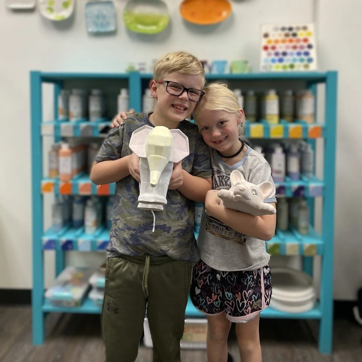 🎨 We&rsquo;ll be open on Mon 1/19 for reservations and walk‑ins! Stop on in for some creative fun!

👉Open 10-5
.
.
.
#themudroomgr #PotteryClass #PotteryWheel #LearnPottery #CreateWithClay #PotteryLove #Handmade #downtowngr #potteryclassesforkids #