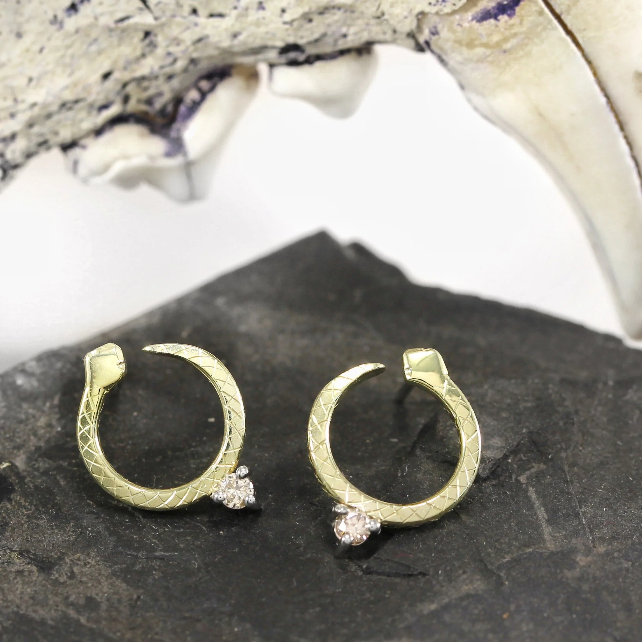 EEF9BD87-0D28-4670-836E-3967D0A1851D