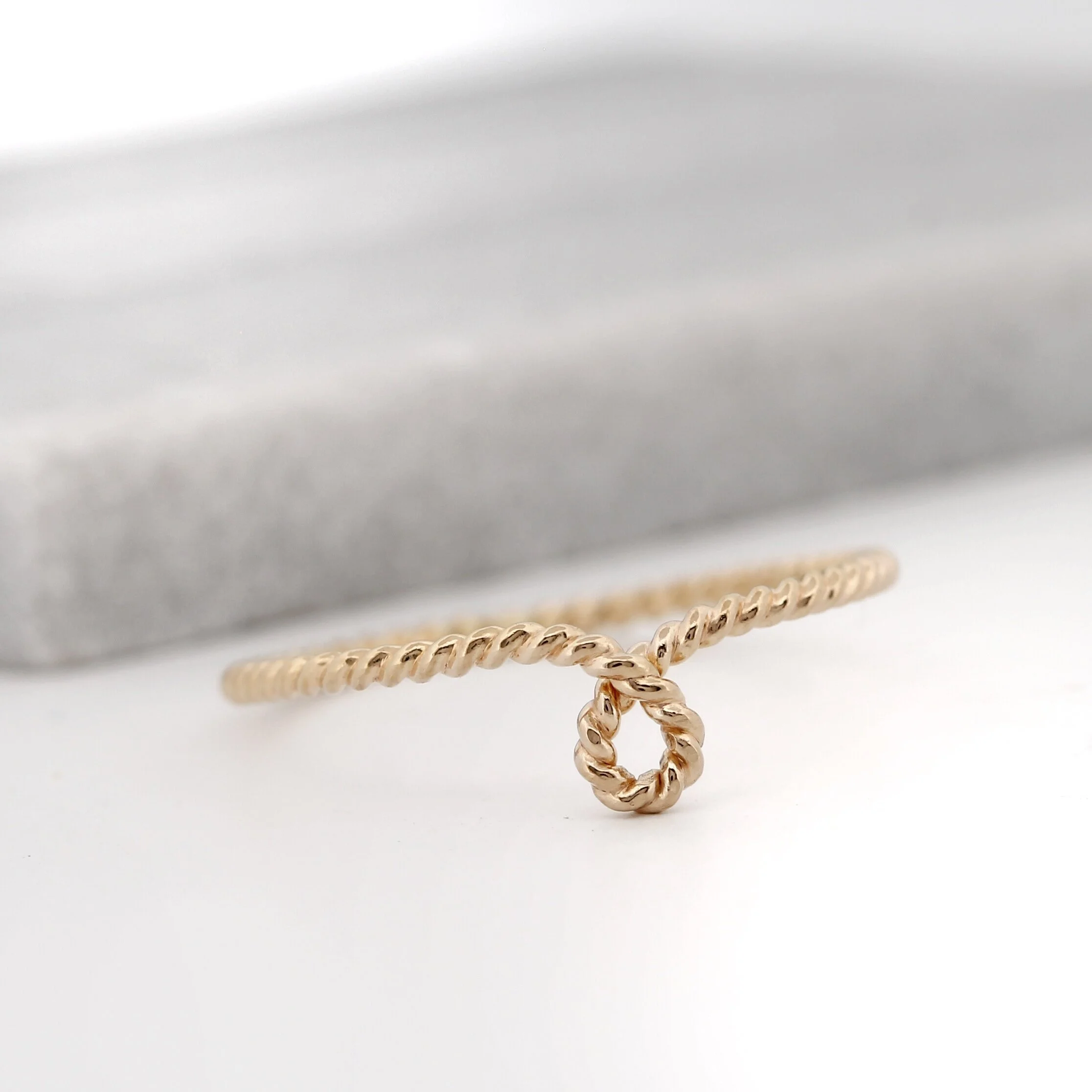 C62BEE57-5198-4ACC-8975-0D5AE2582030