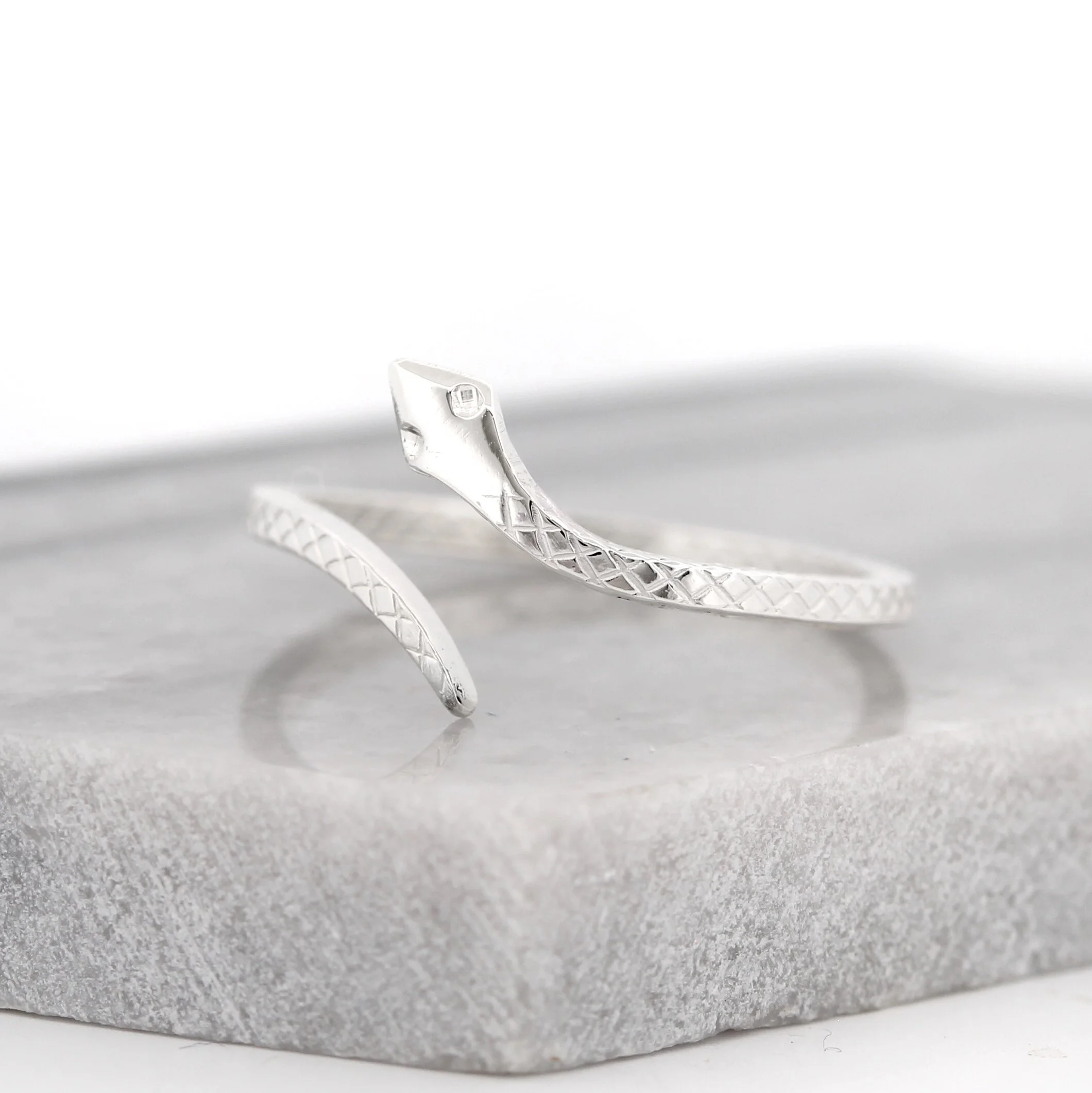 91760935-DB70-44B8-B037-BCDAD45F3076