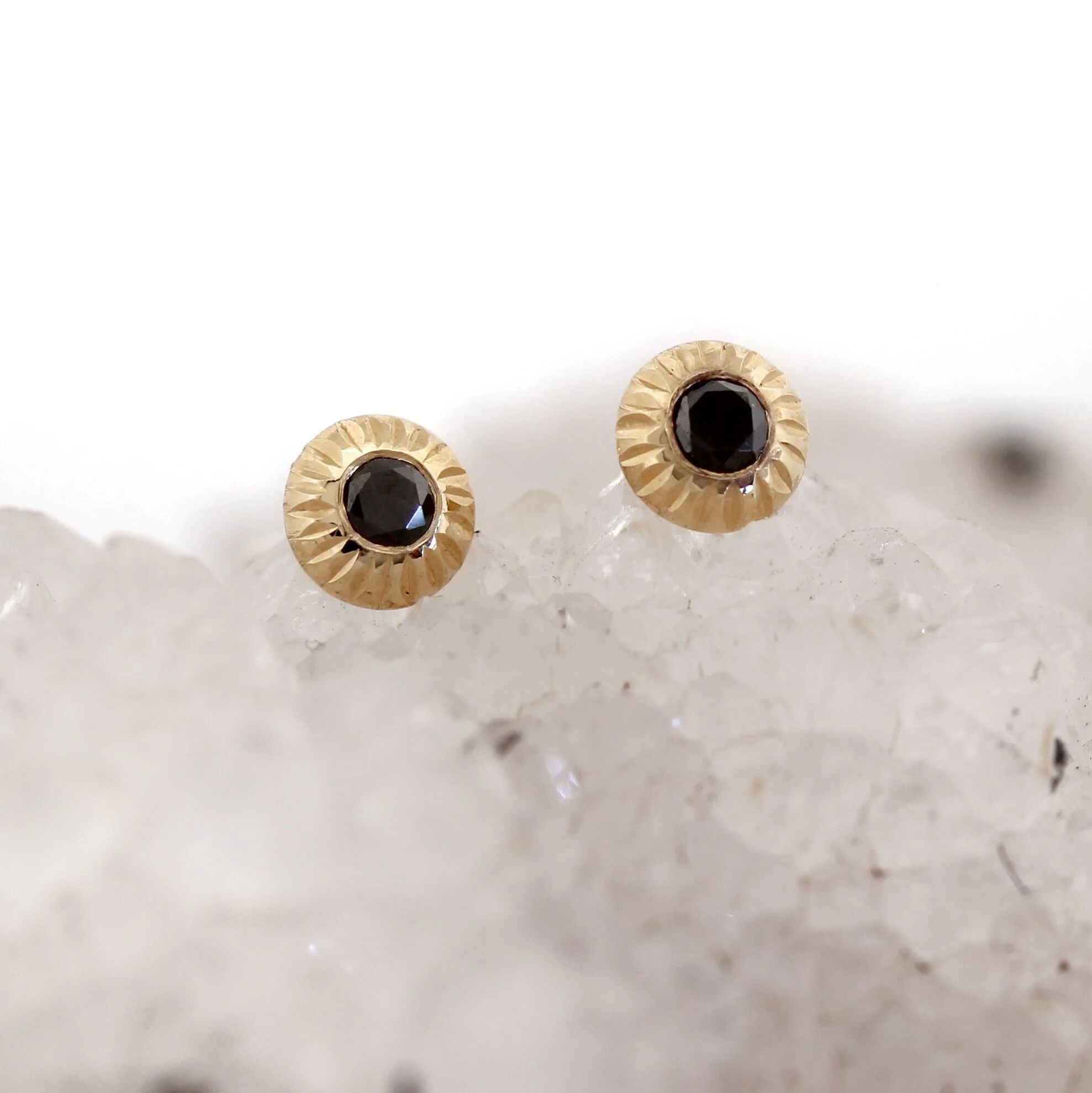 EBB8E534-BA35-40FD-84CE-ECD3B7EF04B1