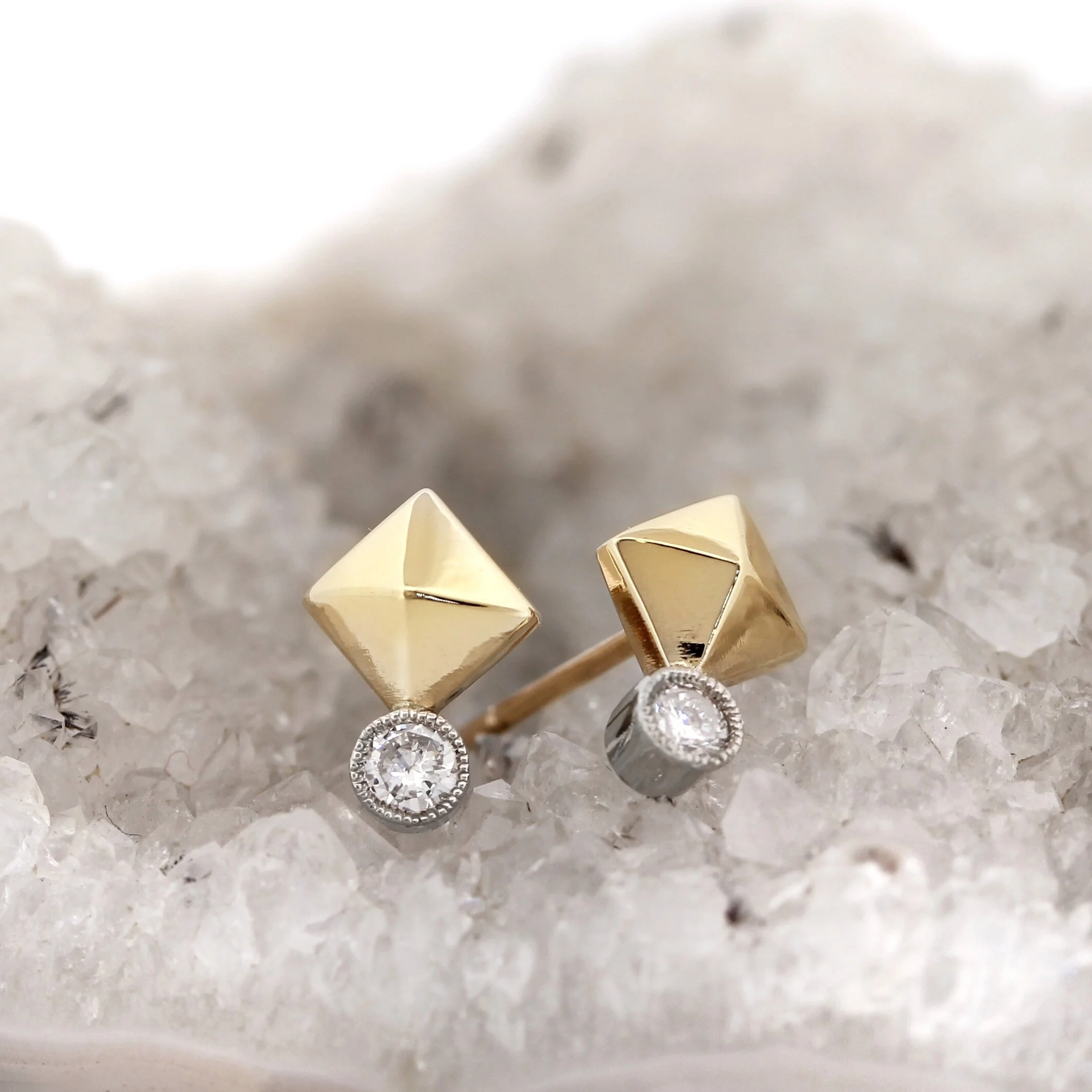 56BC7032-4A75-406C-9874-DF7D6976A33D