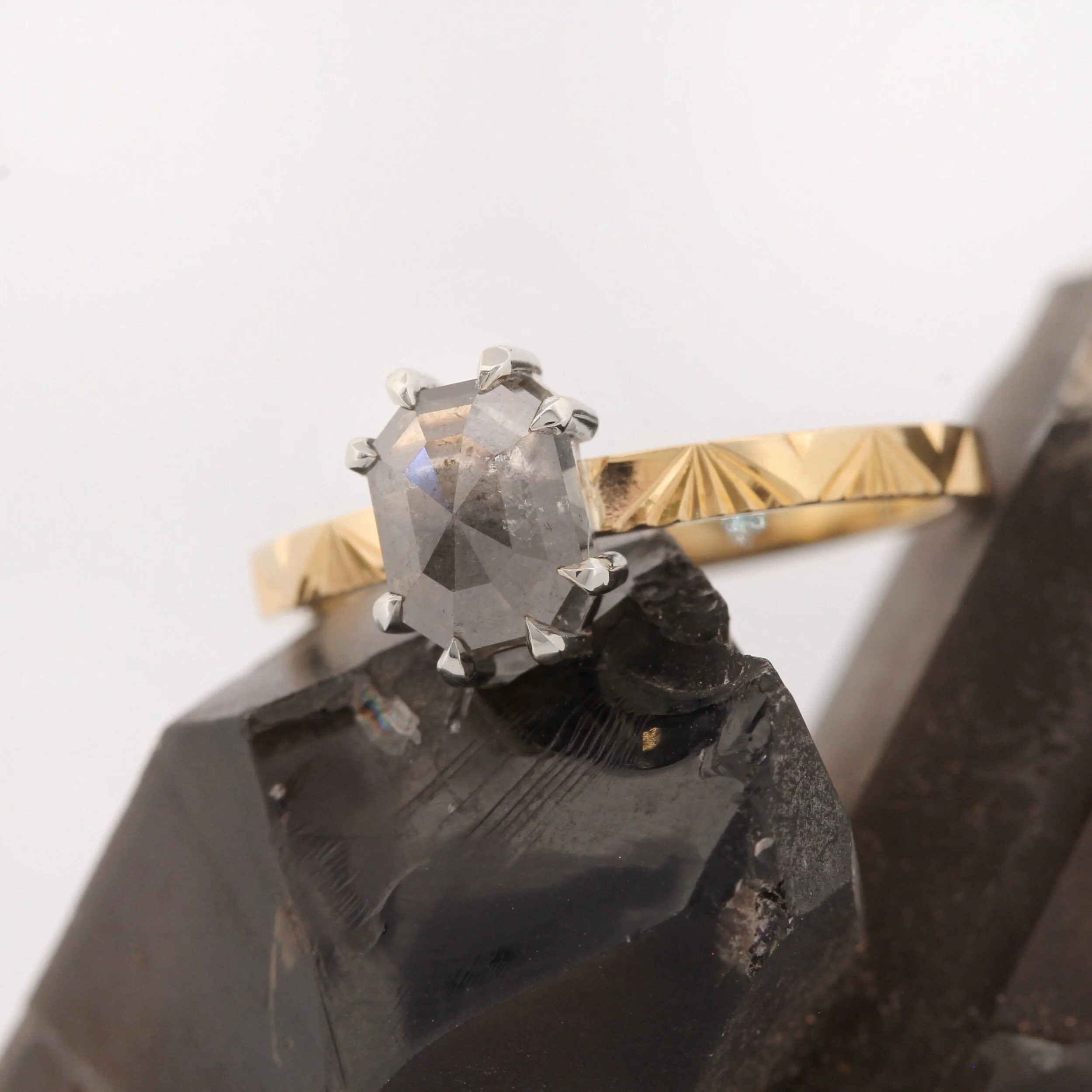 AF4B3C10-E59F-4B6C-87F1-6B9F81AE54FB