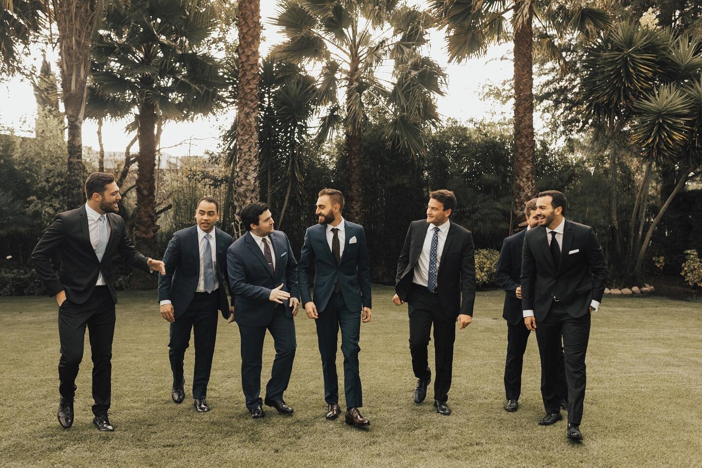 The groom + his crew ✨⁣
⁣
⁣
WP: @weddingplannerecuador⁣⁣
Deco: @villagardenia.ec⁣⁣
Video: @arocapro⁣⁣
⁣
⁣⁣
⁣⁣
⁣⁣
#ecuadorweddingphotographer #cartagenaweddingphotographer #miamiweddingphotographer #italyweddingphotographer #santoriniweddingphotograph