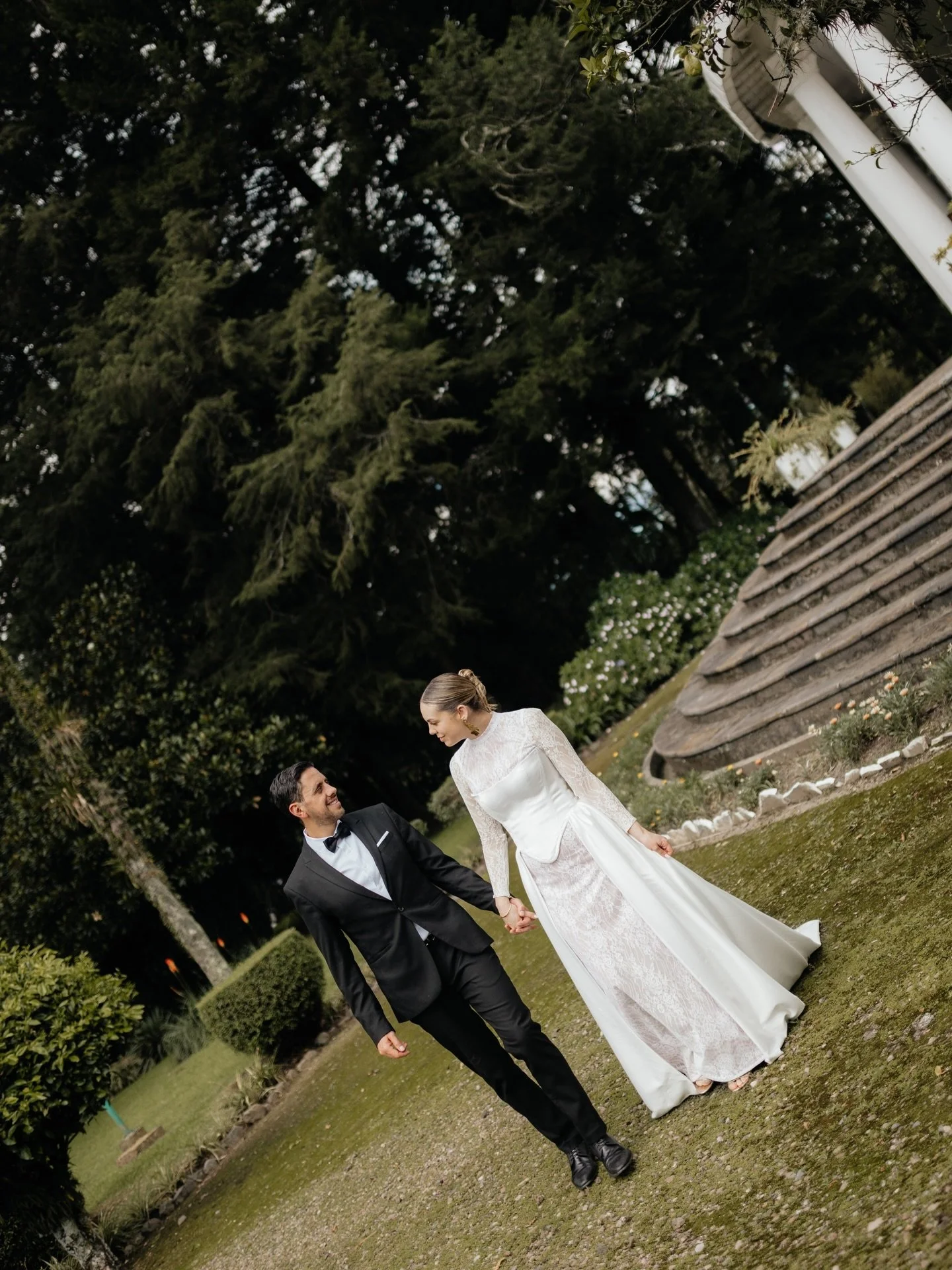 Published on The White Wren ✨

Este shoot fue uno de esos proyectos que se sienten especiales desde el comienzo. Cada detalle, cada espacio y cada persona involucrada hicieron que todo fluyera de una manera hermosa🩷

Hoy me emociona tanto ver este h