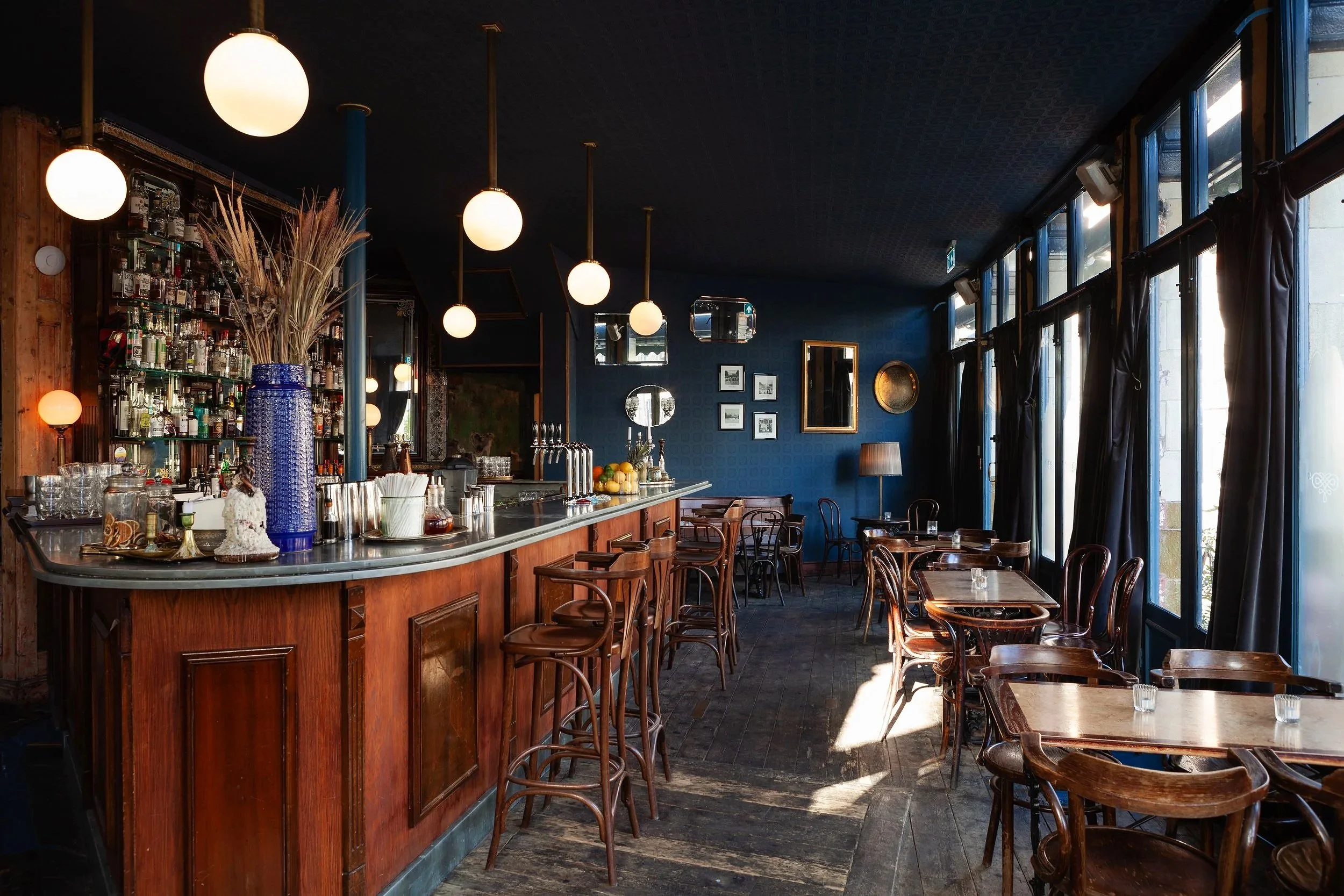 main bar