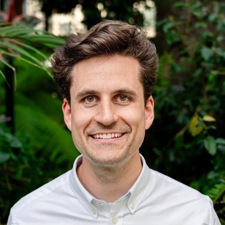 Jonathan Hollis