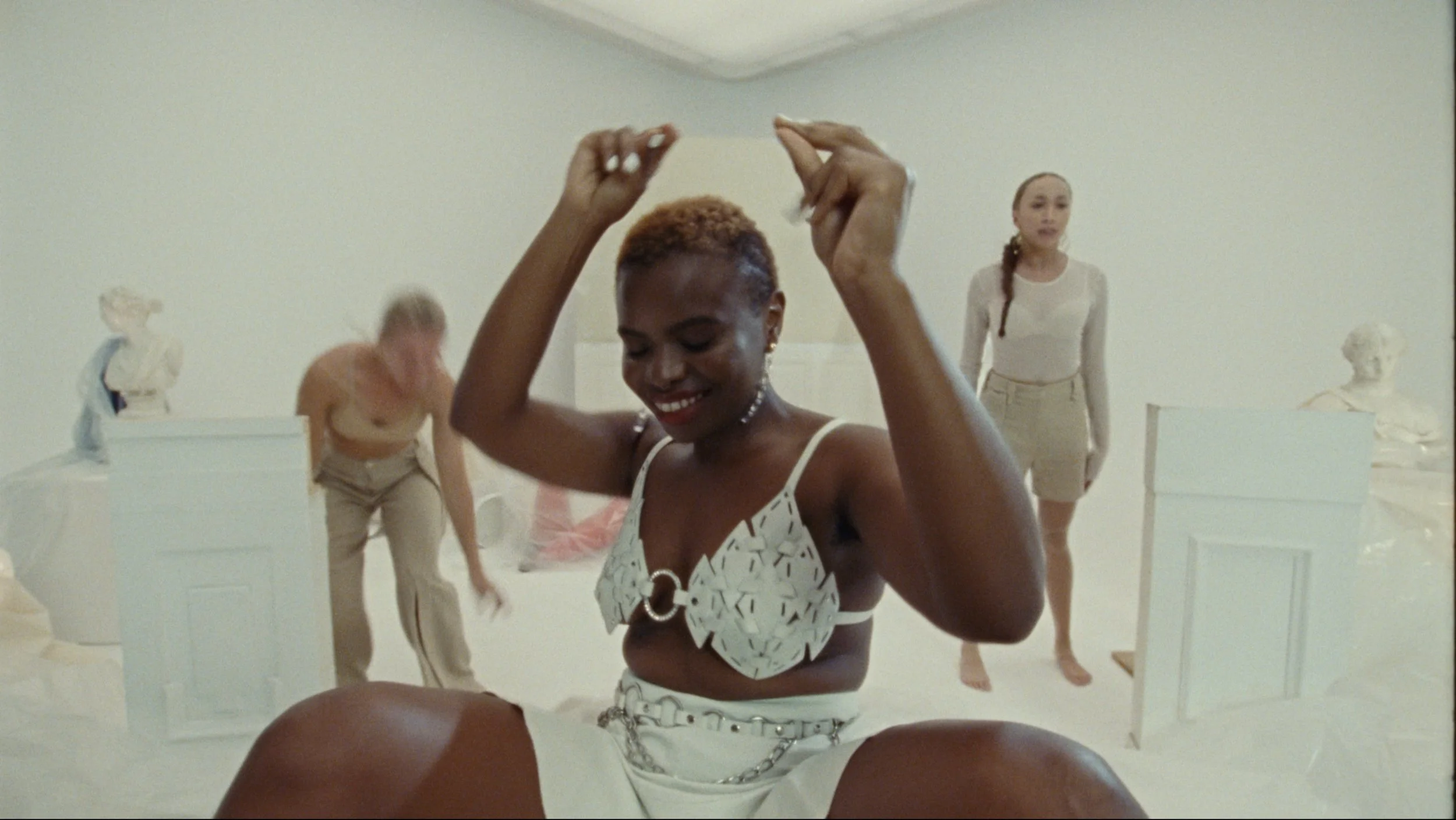  Vagabon - Water Me Down   dir. maegan houang 