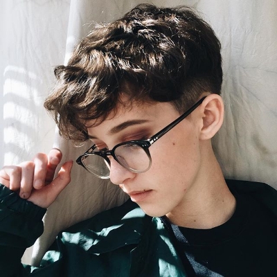 22 Trendsetting Androgynous Haircuts for the Modern Individual