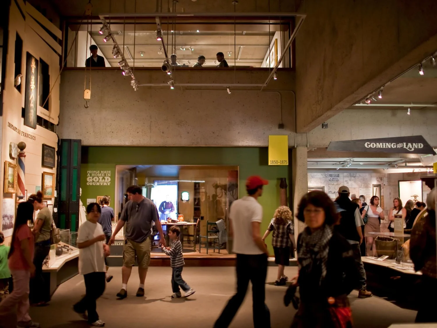 About — INDEPENDENT EXHIBITIONS