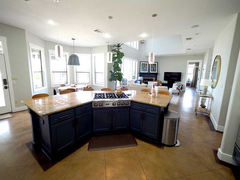 KITCHEN | VIEW TO LIVING ROOM