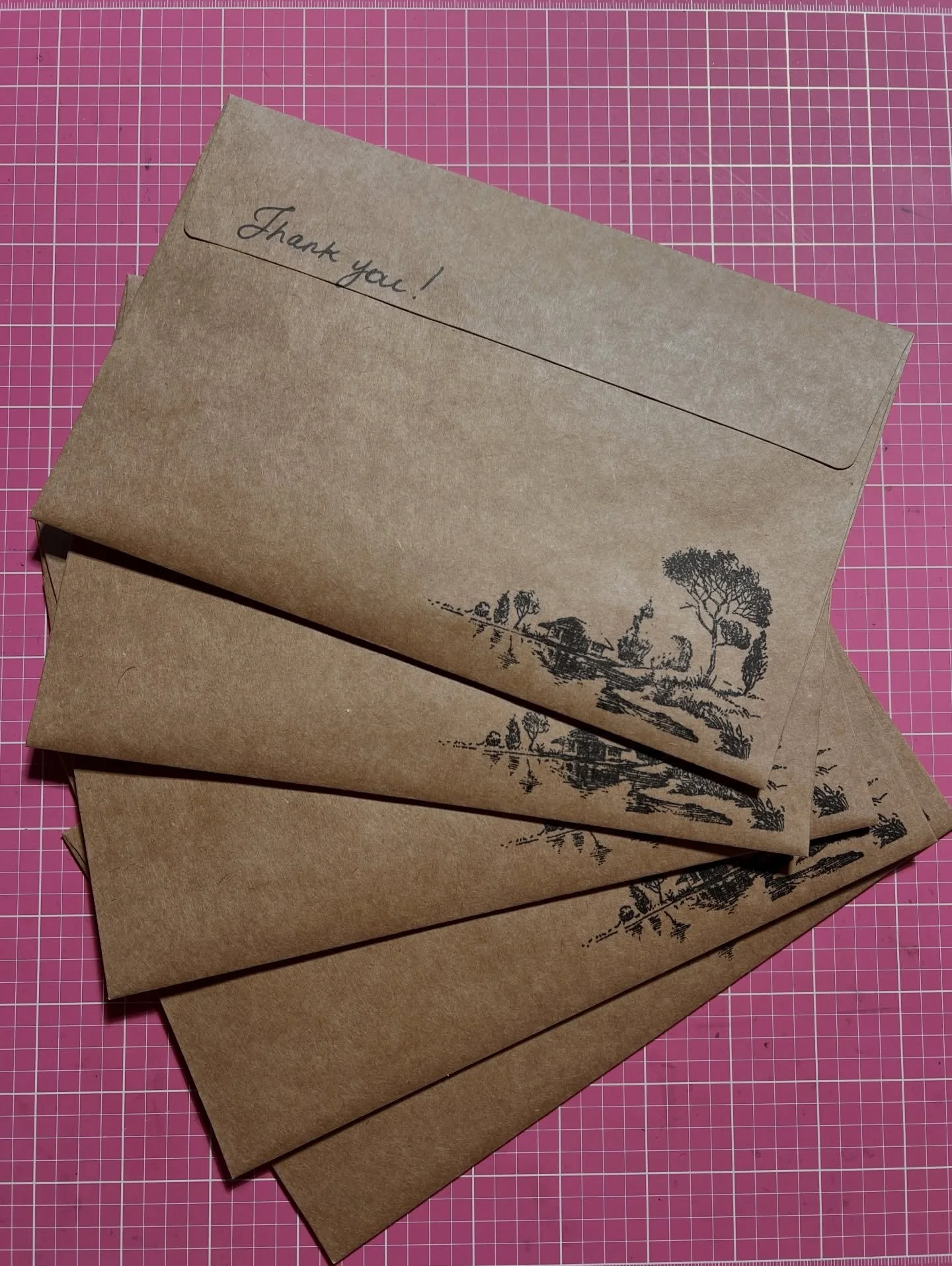 The first edition of my snail mail club Evergreen Post is out! And now that everyone has received their letter I can show you what went into it! For a full run down on some of the craft process check out my YouTube page. 

#snailmailrevolution #mailc