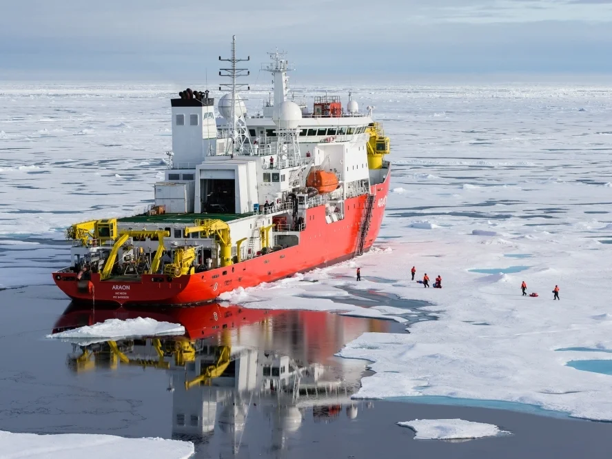 Ice-based measurments from the IBRV Araon.