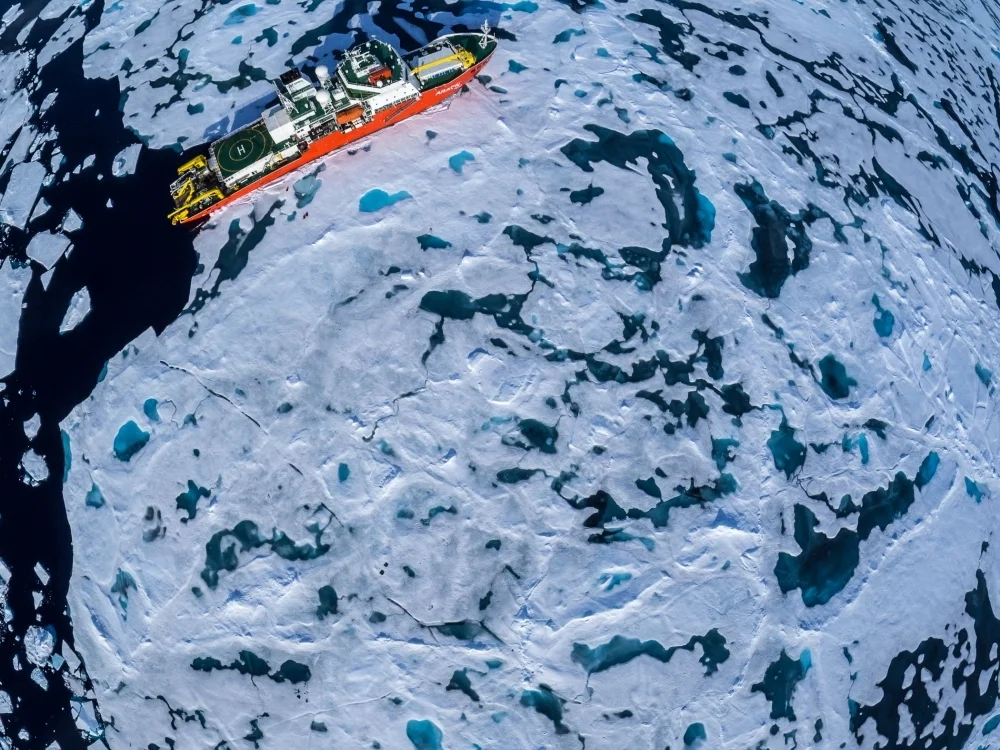 Birds-eye view of the IBRV Araon in the Beaufort MIZ.