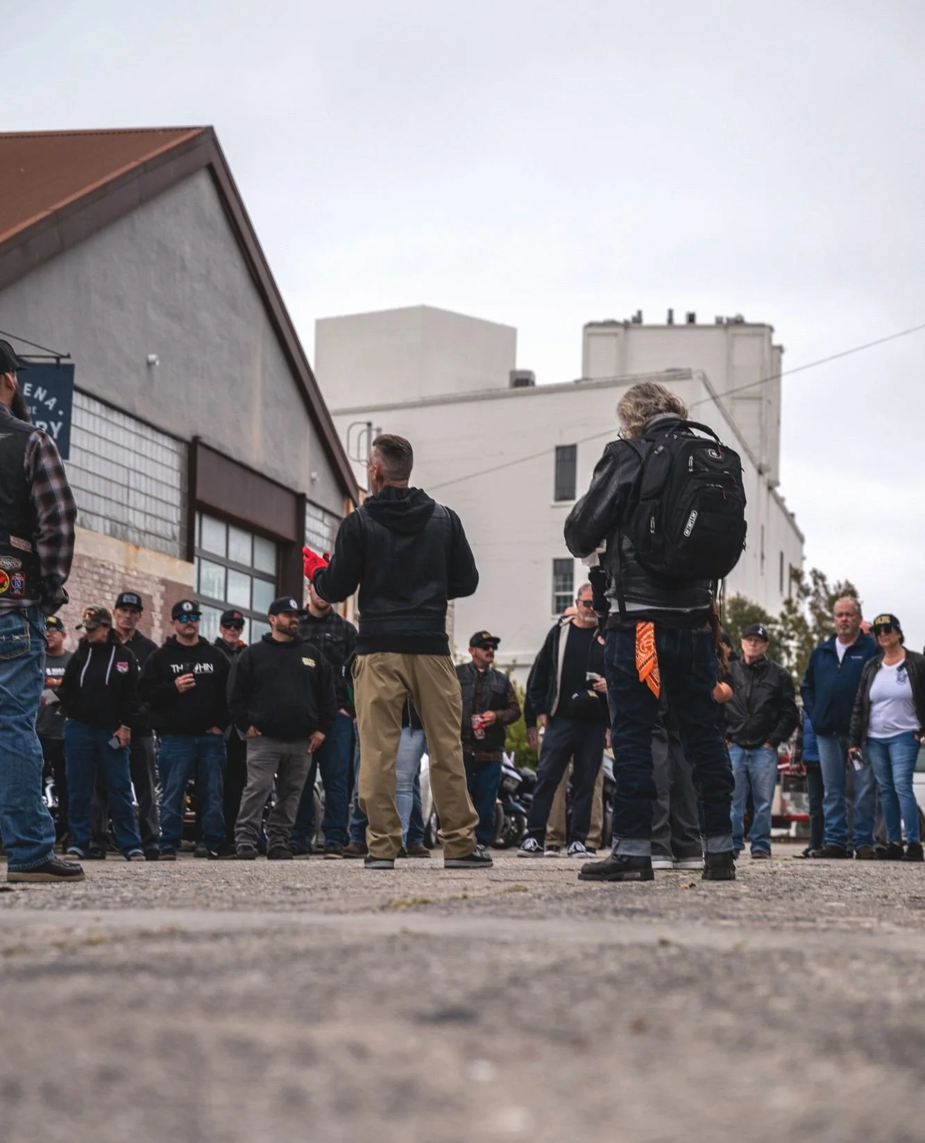 Before the engines turn over&hellip; we gather for something bigger.⁠
⁠
Carey addressing the riders before the first miles of a poker run isn&rsquo;t just tradition&mdash;it&rsquo;s a reminder of why we ride. Community. Purpose. And standing up for t