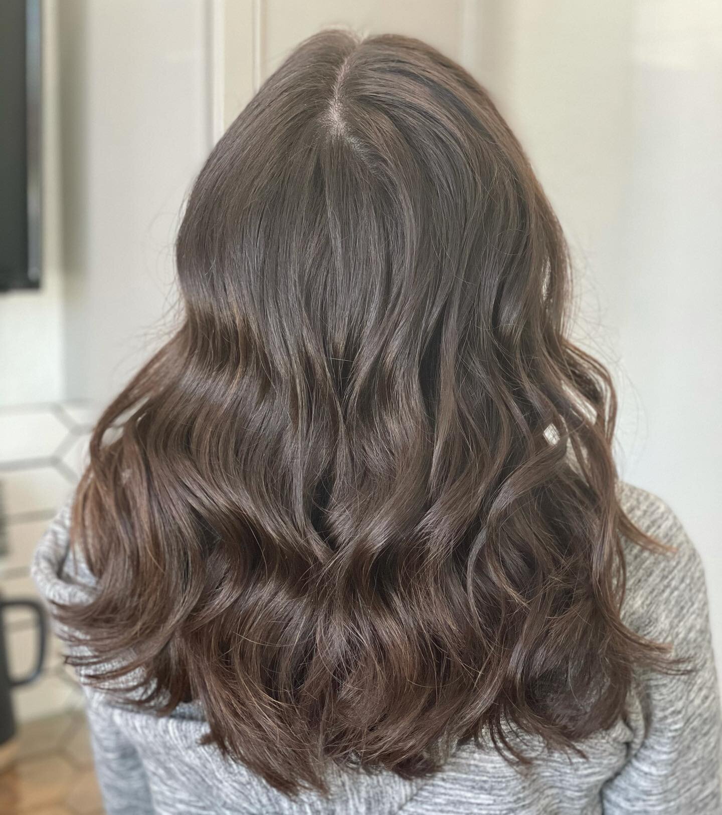 Full head lowlights to bring shine and LIFE back into her hair! Had not seen this cutie since BEFORE Corona! But she braved the outing so she could feel beautiful again! I&rsquo;m so glad I am in a private suite inside @queenstonsalonstudios  where t