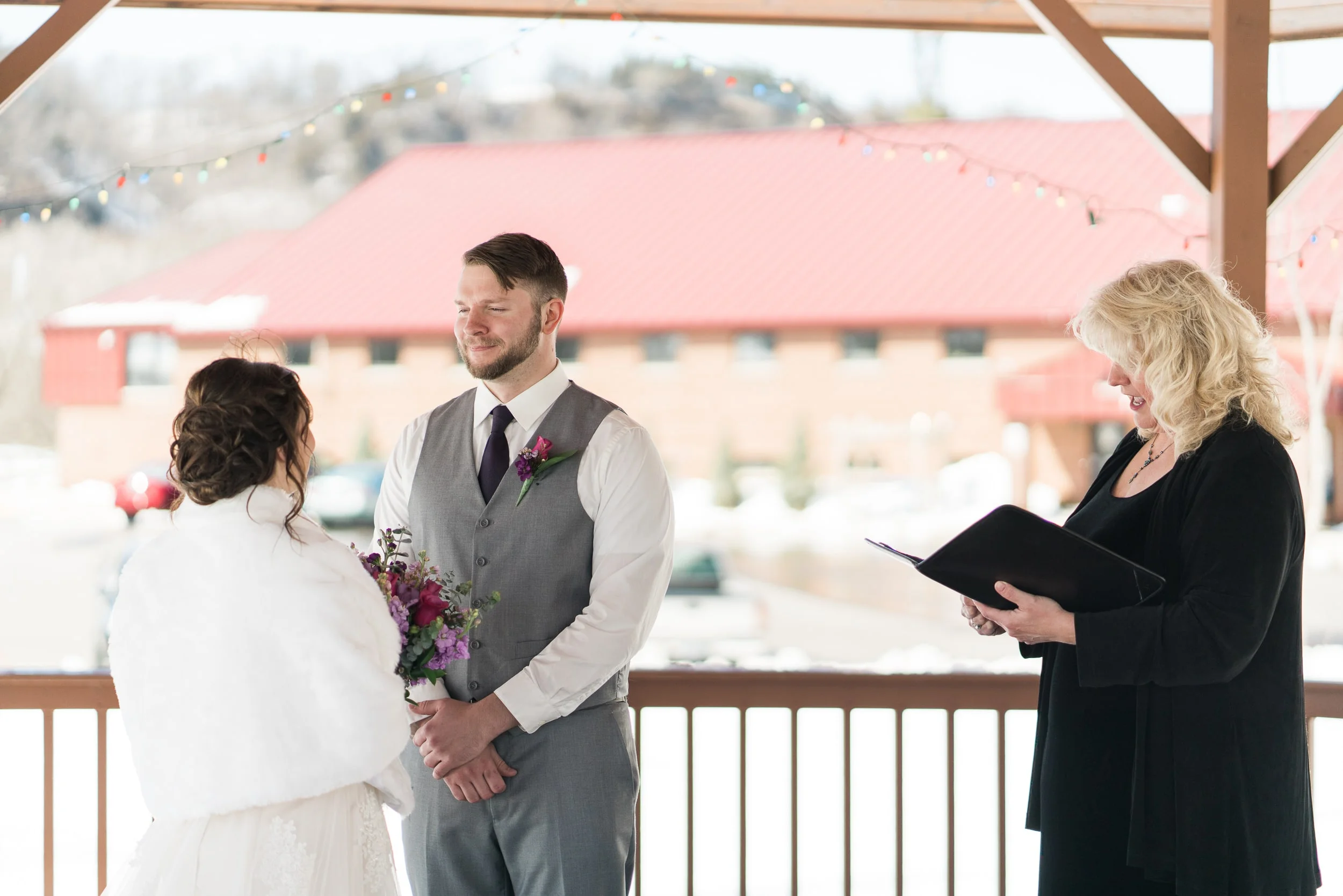 snowy-intimate-wedding-28.jpg