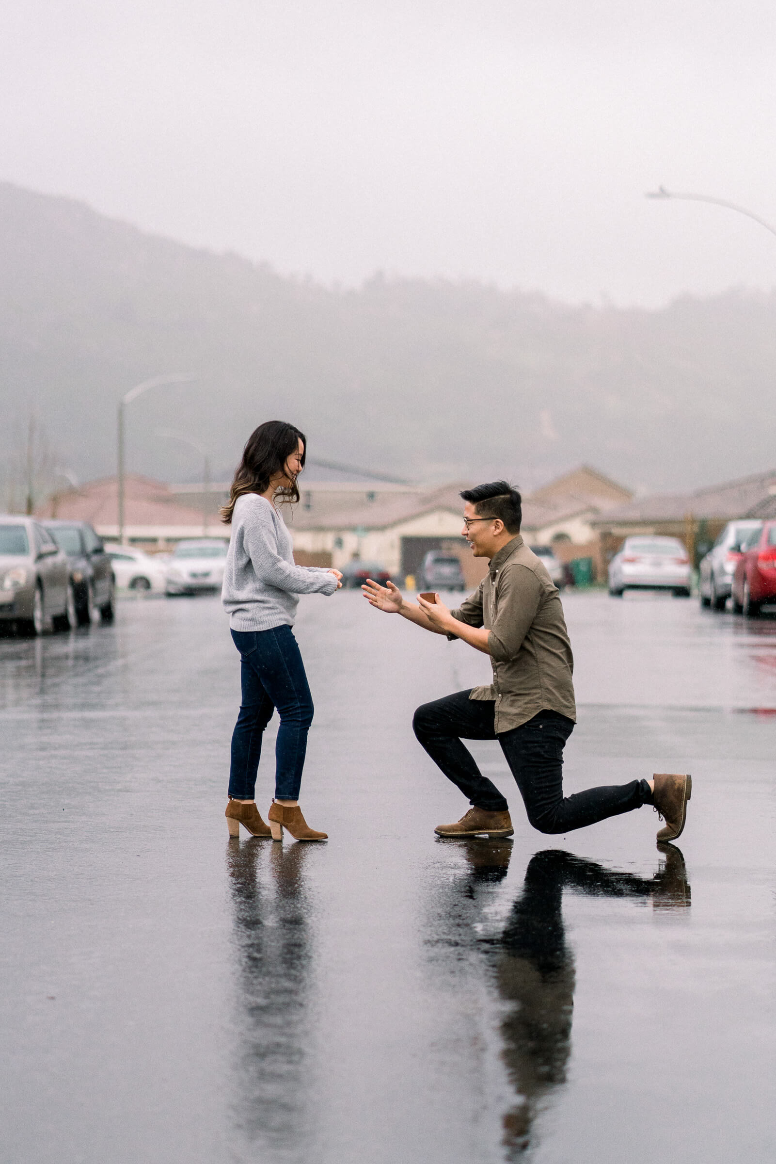 rainy-surprise-proposal-15.jpg