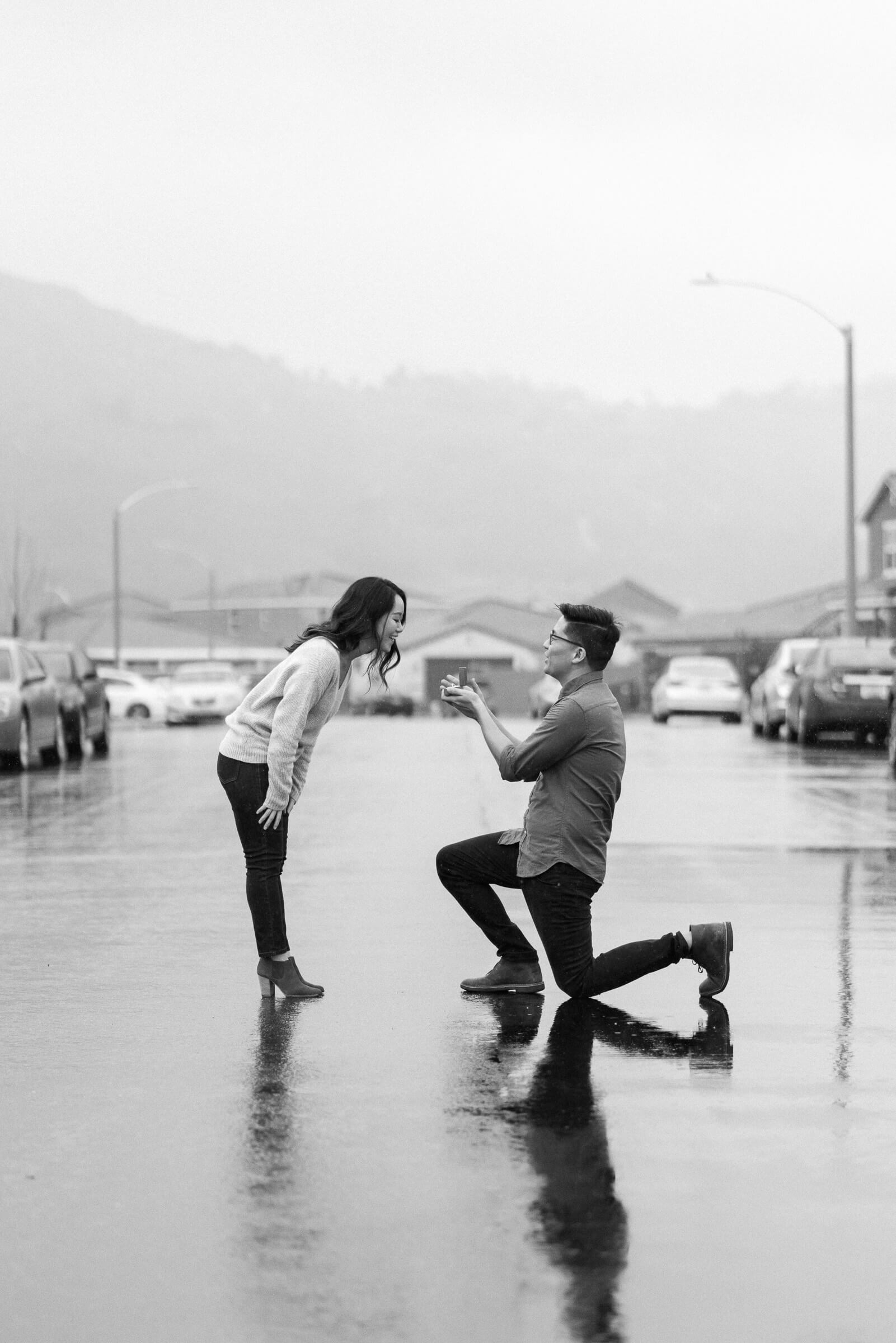 rainy-surprise-proposal-19.jpg