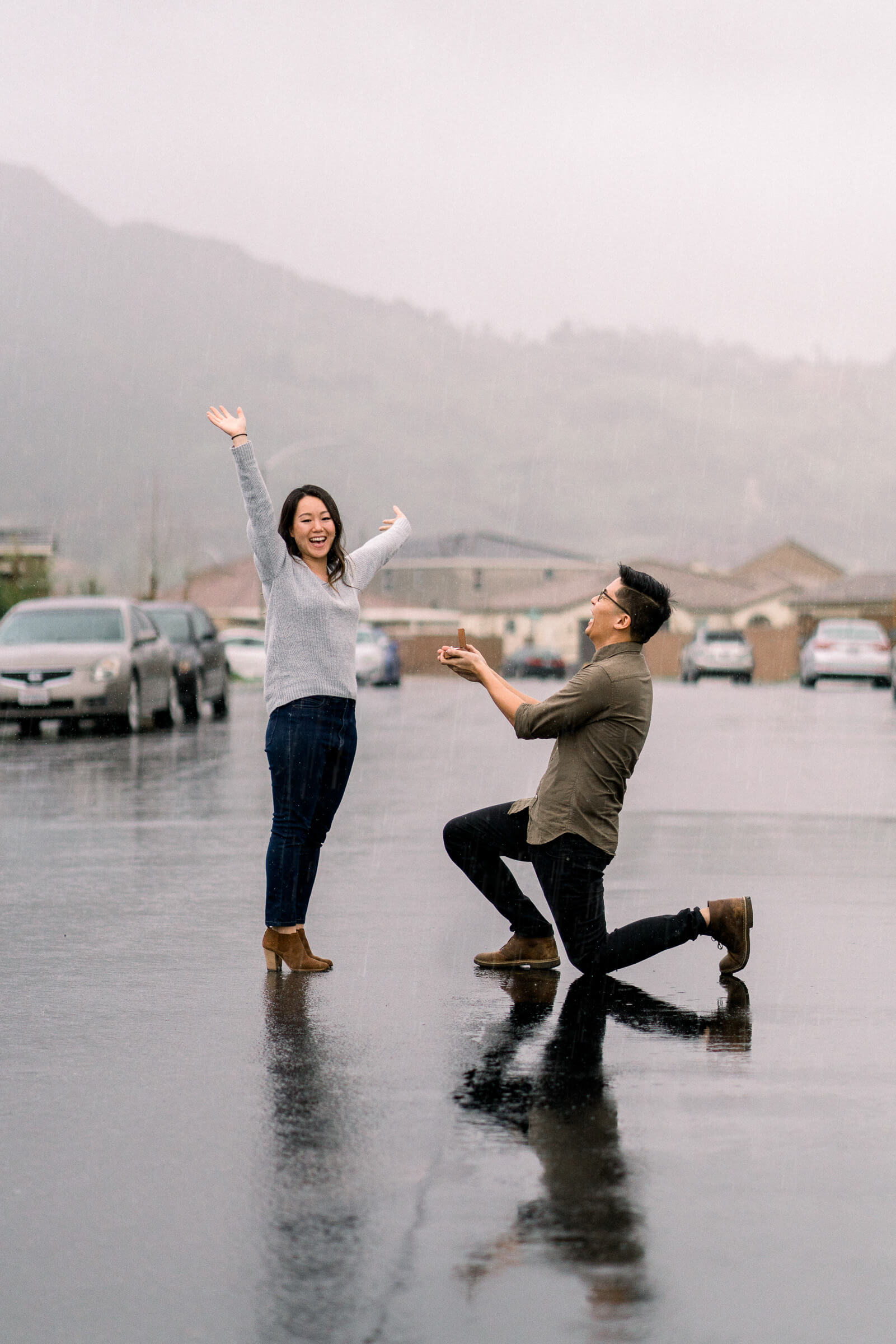 rainy-surprise-proposal-20.jpg