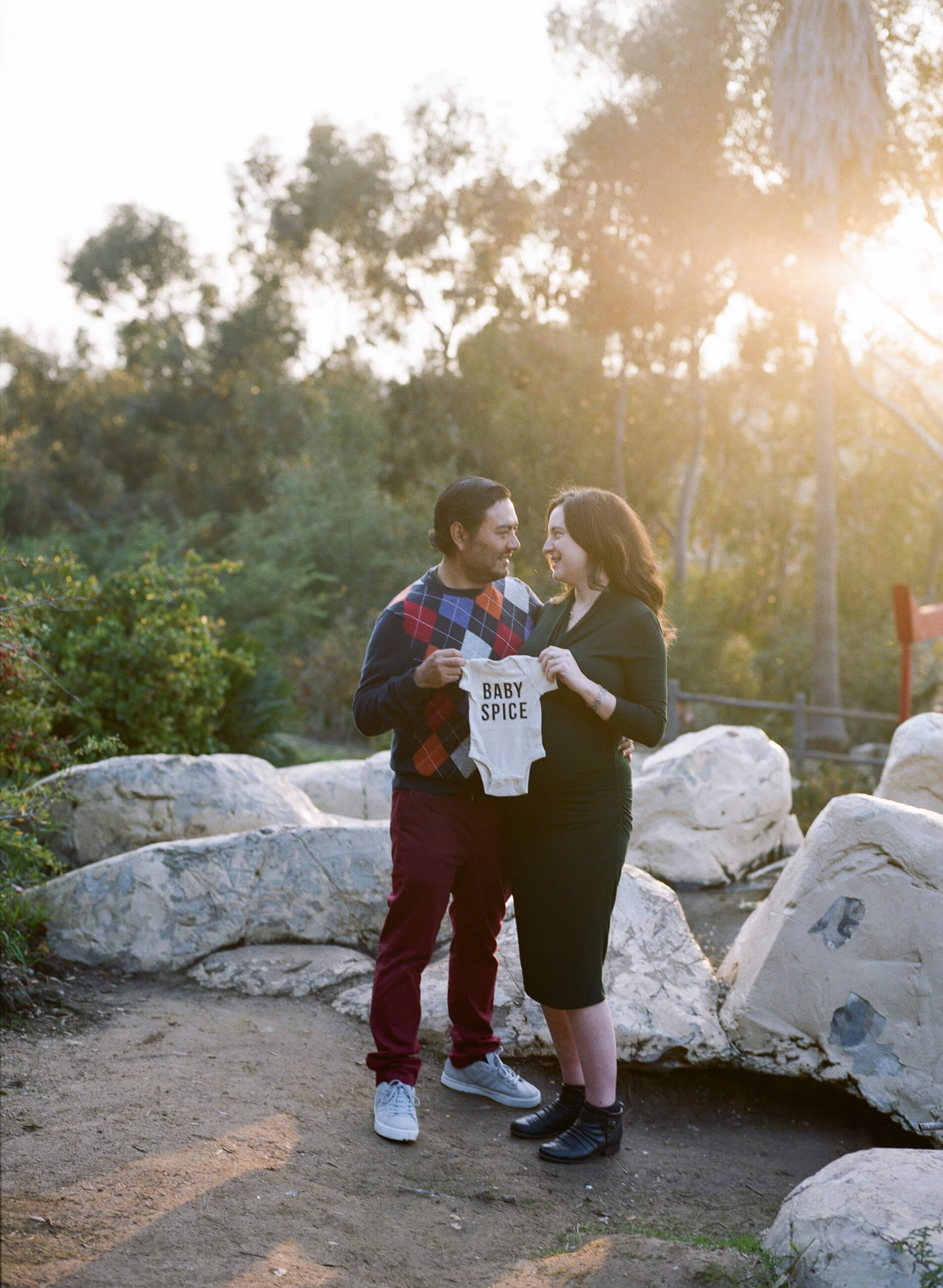 kenneth-hahn-park-los-angeles-maternity-session-21.jpg