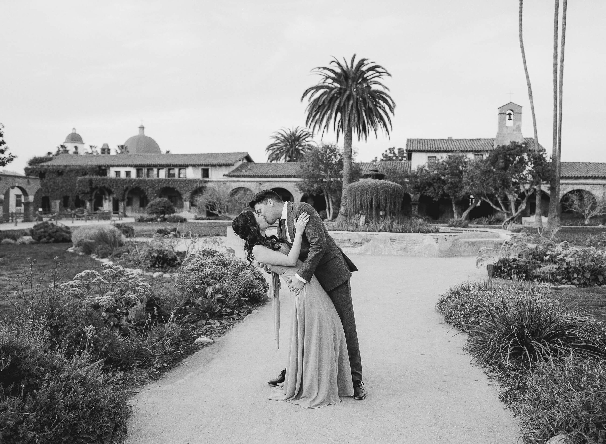 mission-san-juan-capistrano-engagement-photos-22.jpg