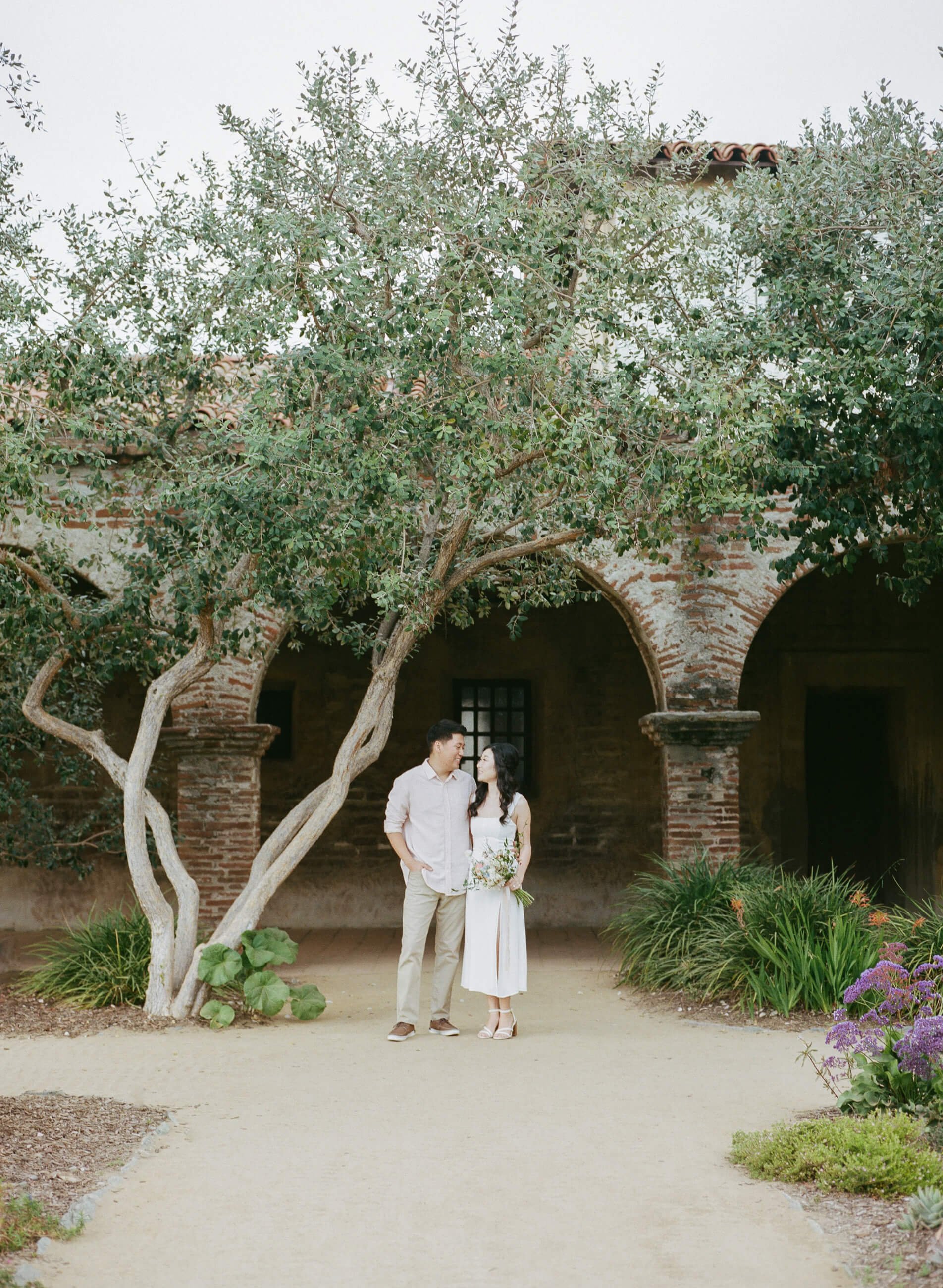 mission-san-juan-capistrano-engagement-photos-29.jpg