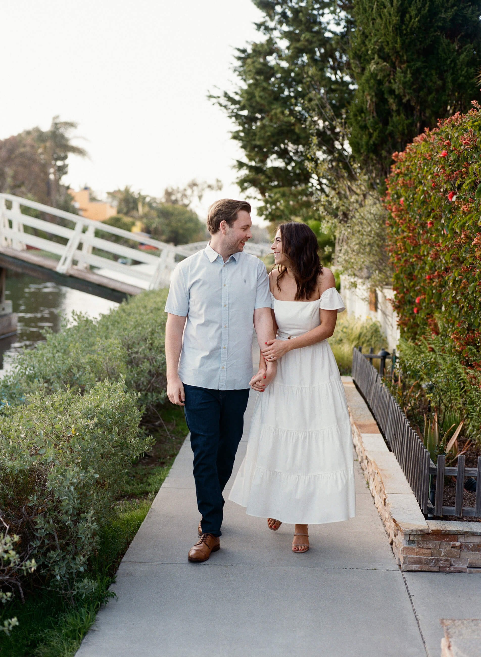 venice-canals-smores-engagement-session-3.jpg