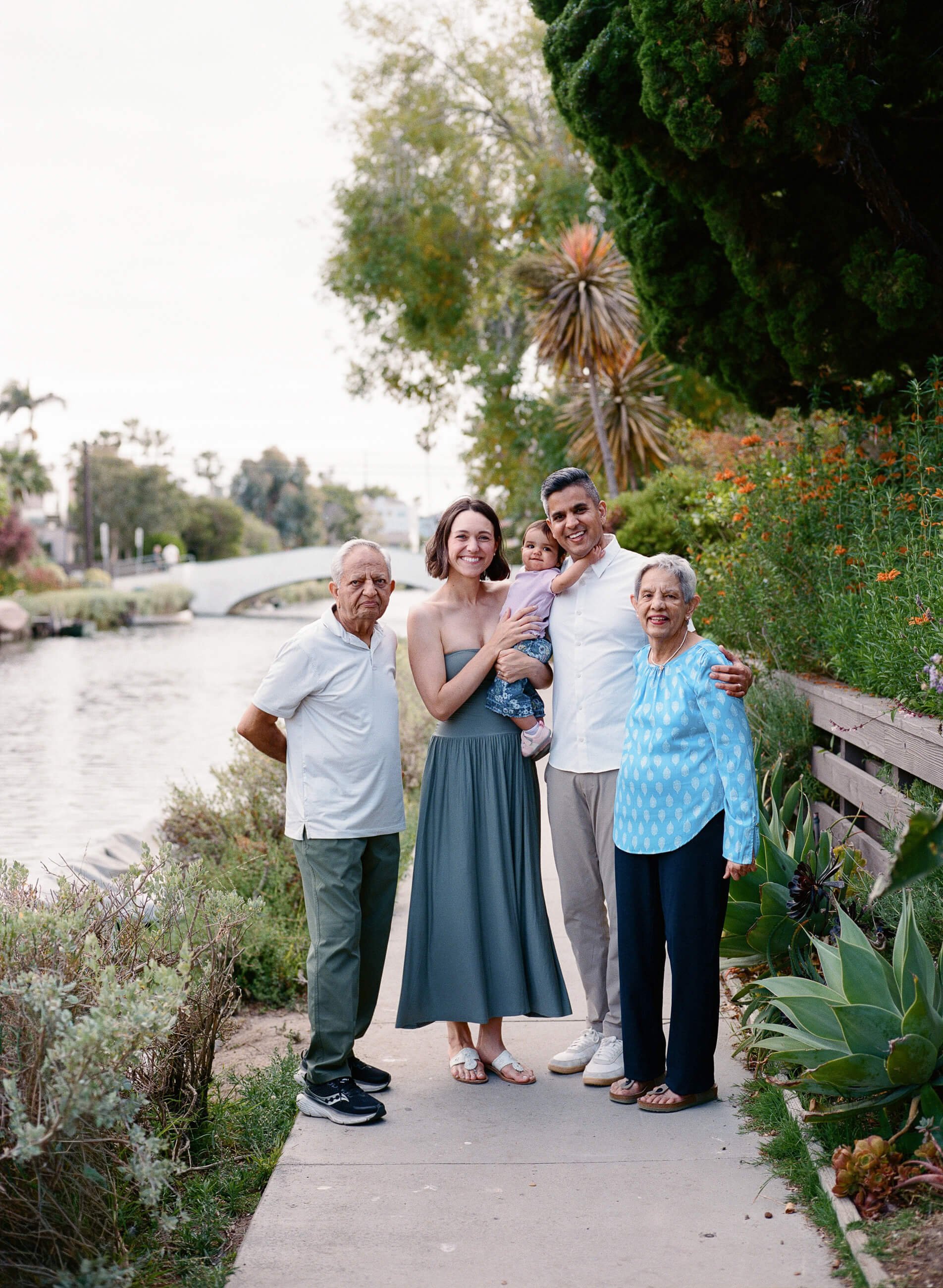 venice-canals-los-angeles-family-portraits-13.JPG
