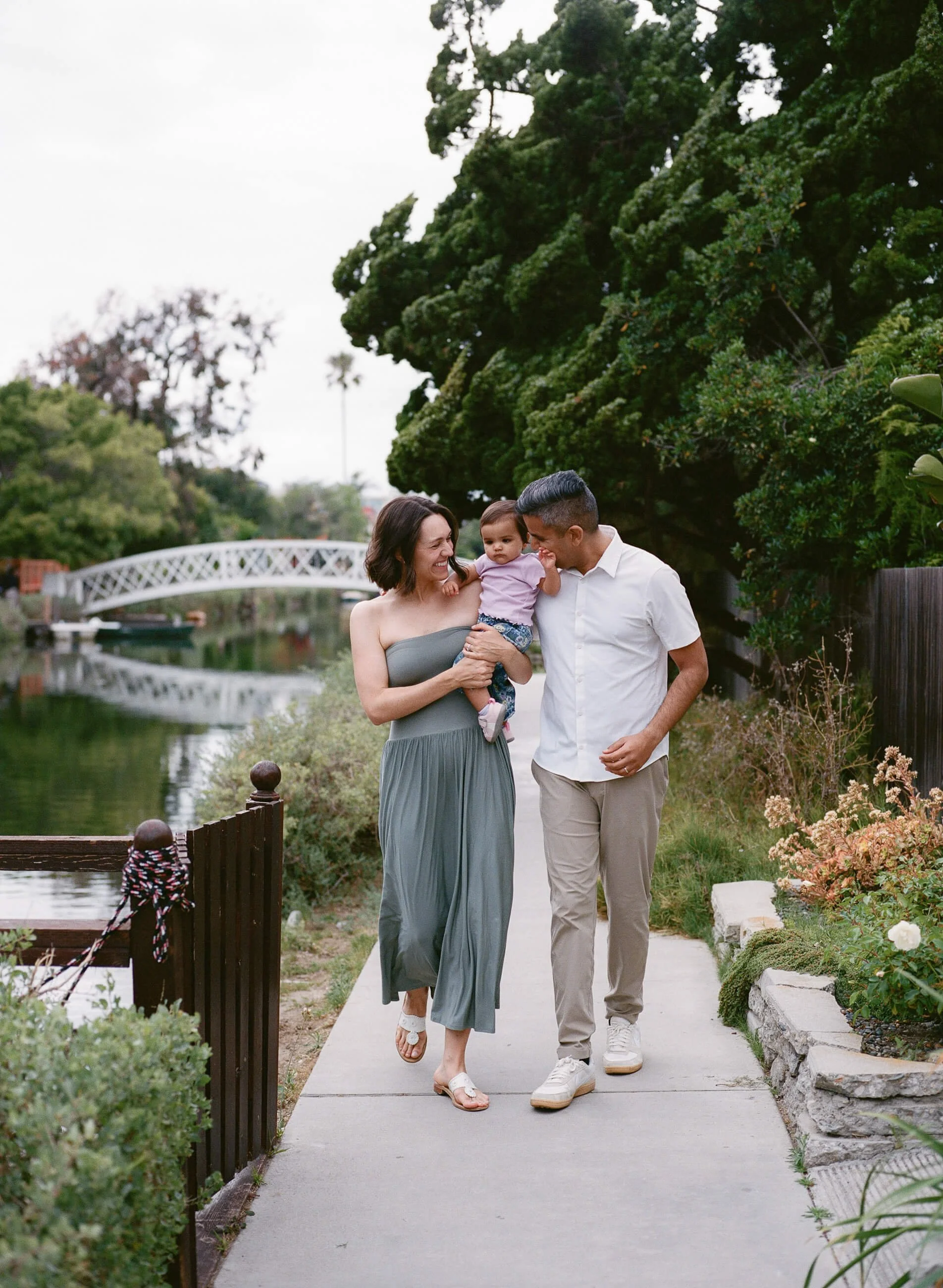 venice-canals-los-angeles-family-portraits-21.JPG