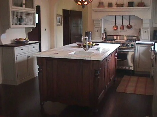 Miracle Mile Kitchen