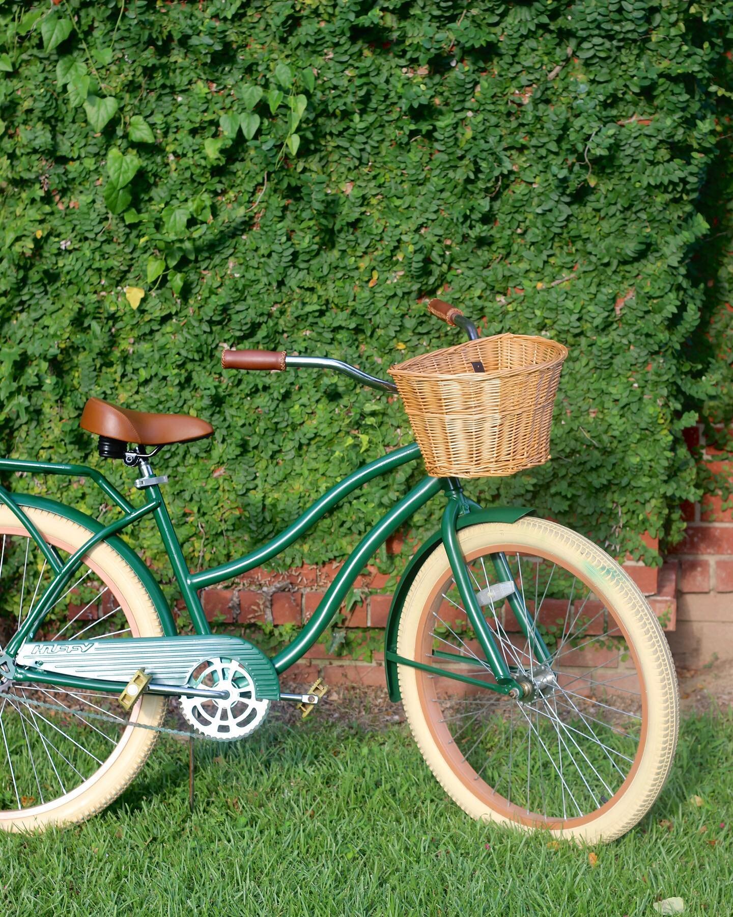 she&rsquo;s finally complete! over the last six weeks, I&rsquo;ve been working on giving my eight year old Huffy Cruiser a little makeover and I&rsquo;m so tickled with the end product. don&rsquo;t look too closely... it&rsquo;s not perfect. but for 