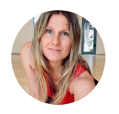 Wilhemeena Monroe MASSAGE, BIODYNAMIC CRANIOSACRAL THERAPY, MOVEMENT THERAPY, ENERGY MEDICINE BPSA, Dip CST, Dip TMHST, Cert SRT, Cert BIB, Cert Shin Somatics, RME (ISMETA), Diploma in Herbal Medicine