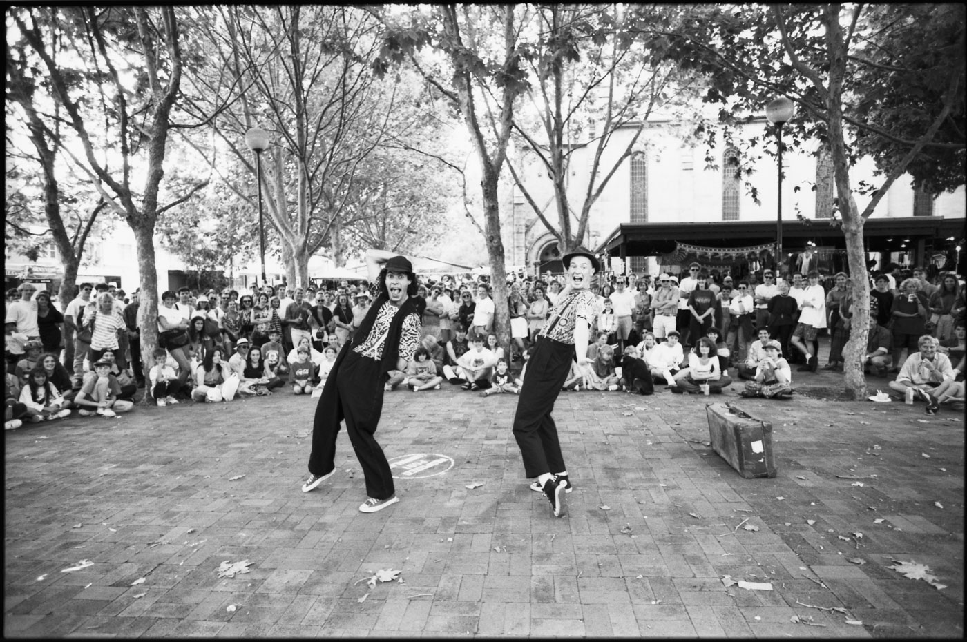 (L-R) Buskers Zip and Zap | 1992 | R45-03