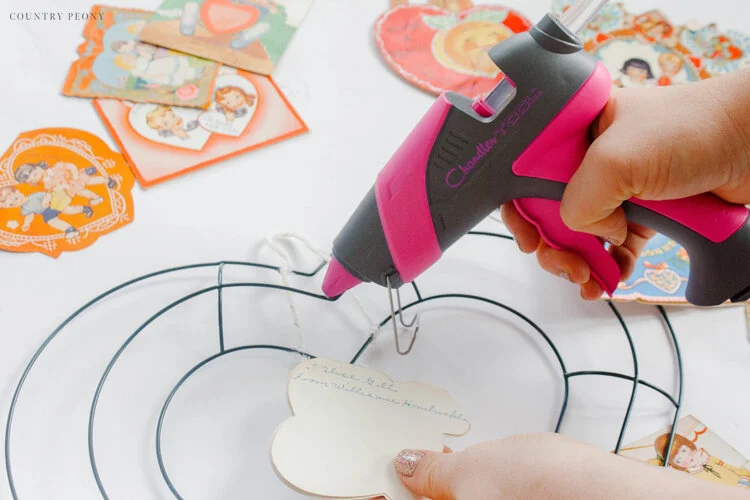 DIY Vintage Valentine's Cards Wreath - Country Peony Blog