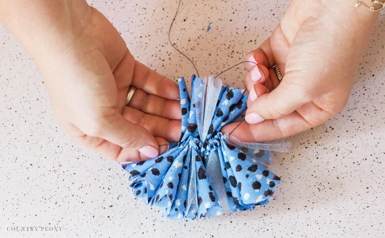 DIY 4th of July Flower Frill Wreath with Clover - Country Peony Blog