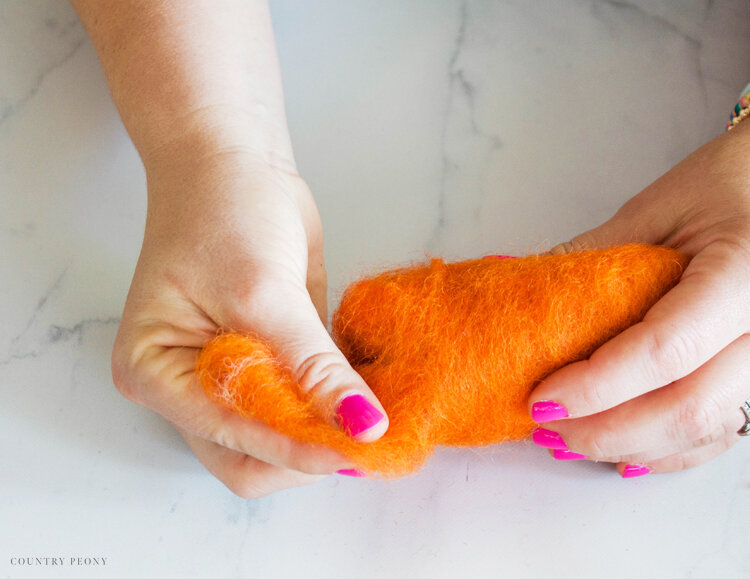 Felt Pumpkin Wreath DIY.jpg