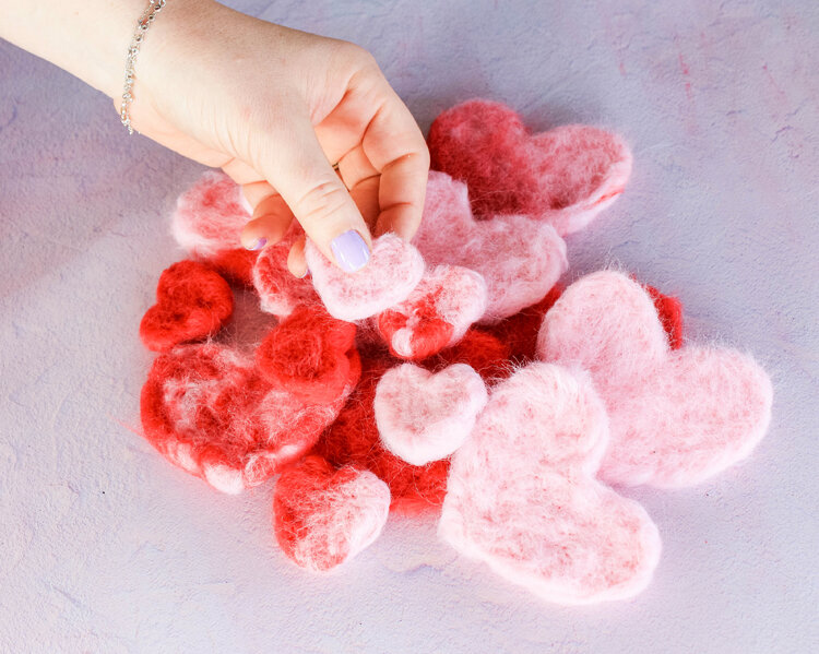 DIY Felt Heart Valentine's Day Wreath with Clover - Country Peony Blog