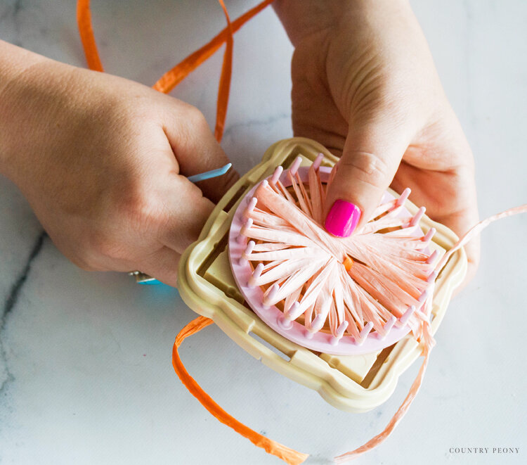 DIY Raffia Flower Tote Bag with Clover's Flower Loom - Country Peony