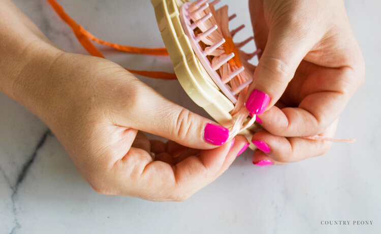 DIY Raffia Flower Tote Bag with Clover's Flower Loom - Country Peony