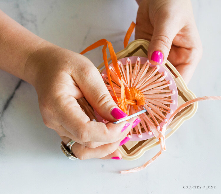 DIY Raffia Flower Tote Bag with Clover's Flower Loom - Country Peony