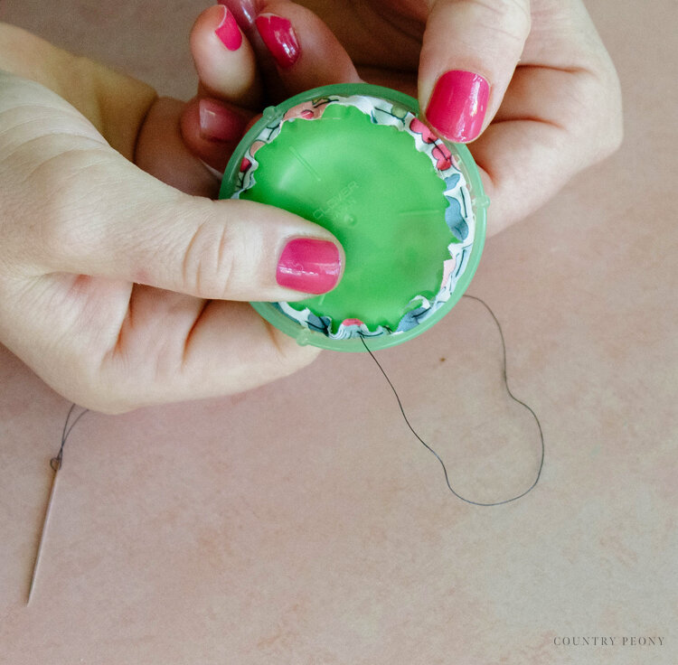 DIY Fabric Yo-Yo Necklace with Clover's Quick Yo-Yo Maker - Country Peony Blog