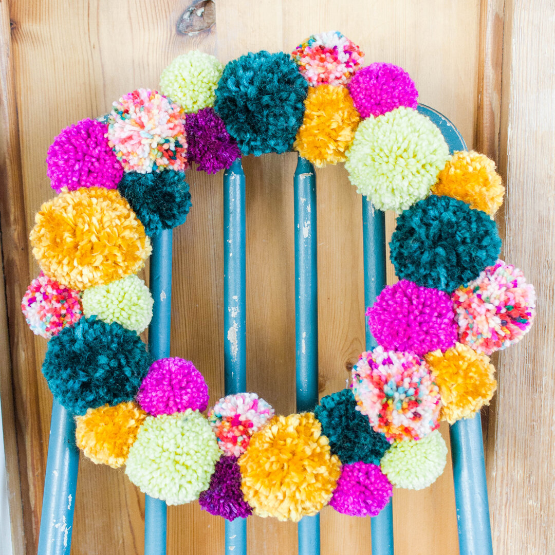 How to Use Clover Pom Pom Makers - Looped and Knotted